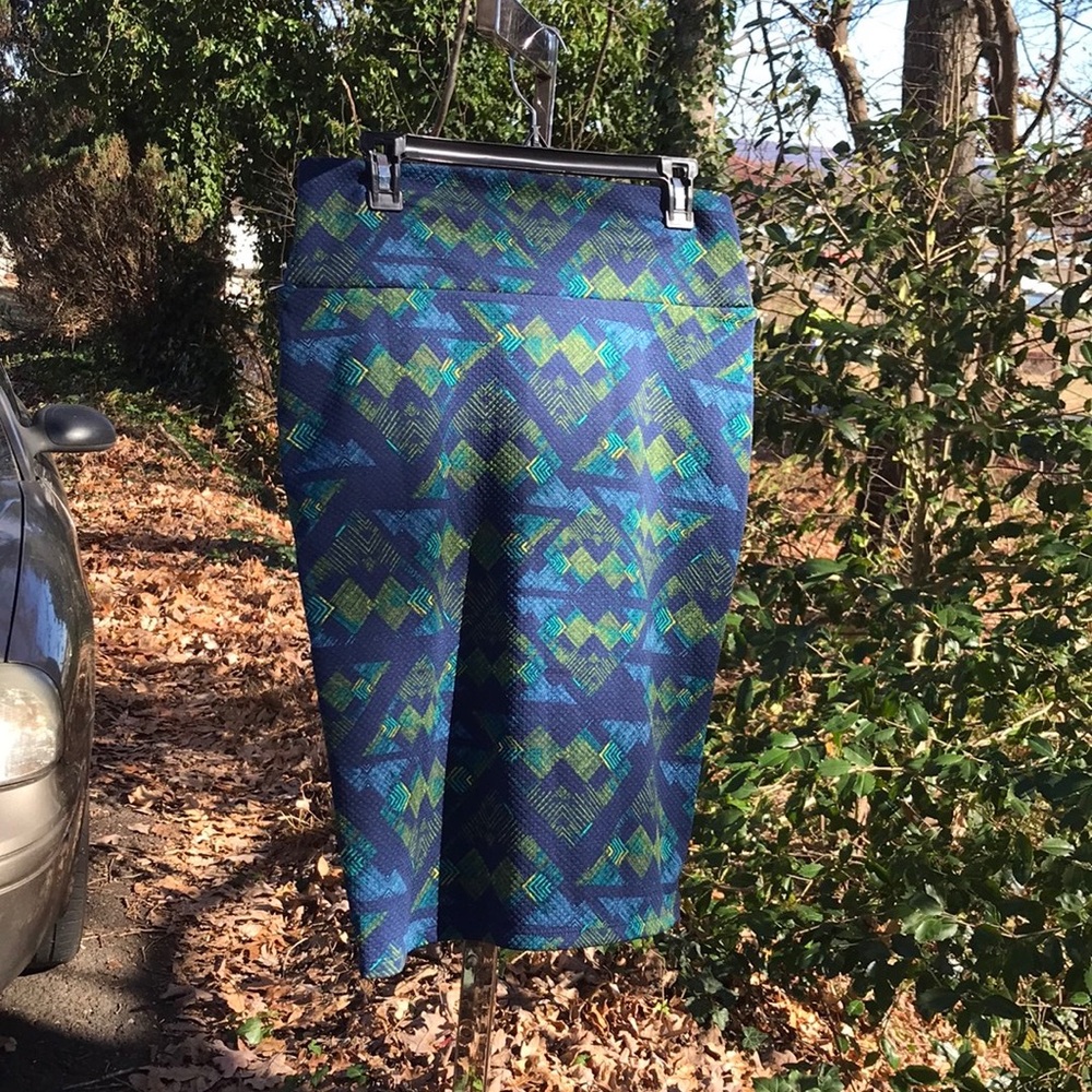 LuLaRoe Blue Green Geometrical Diamond Design Pull On Pencil Skirt M